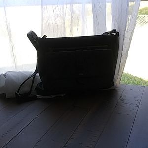 Black cross over pures